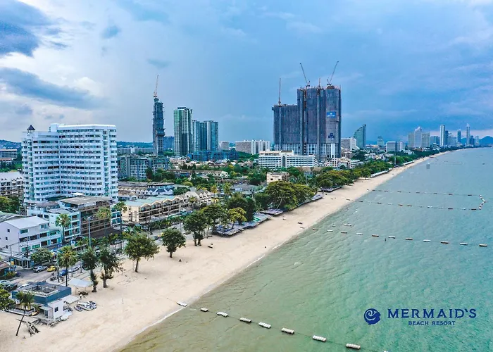 Jomtien Sands Residence - Beachfront, Relax & Amazing Seafood Dining